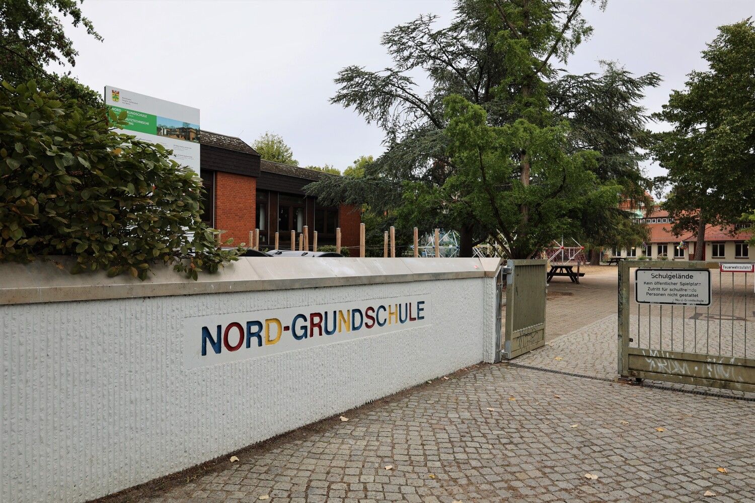 Eingang der Nord-Grundschule