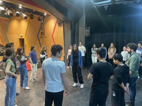 Erster Theateraustausch zwischen Jugendlichen aus Friedrichshain-Kreuzberg und dem Istanbuler Partnerbezirk Kadıköy