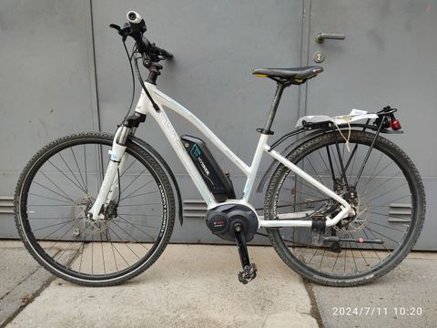 Weißes E-Bike