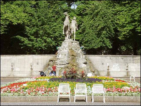 Siegfriedbrunnen im Westen