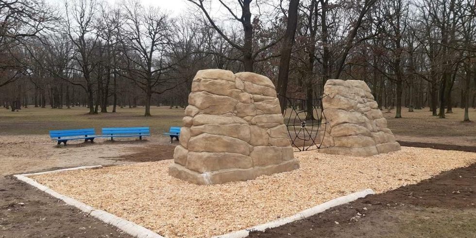 Kletterfels Spielplatz an der Wuhlheide