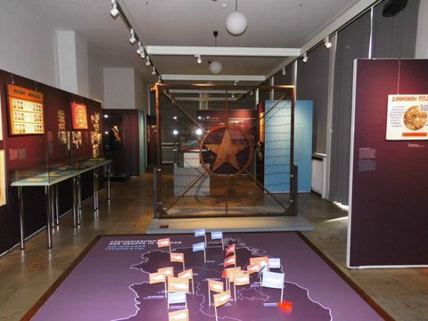 Blick in den Hauptraum der Sonderausstellung