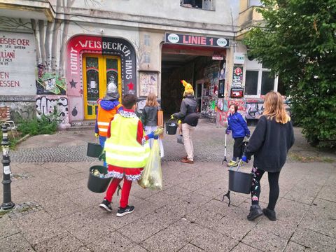 Sammelaktion im Rahmen des World Cleanup Days