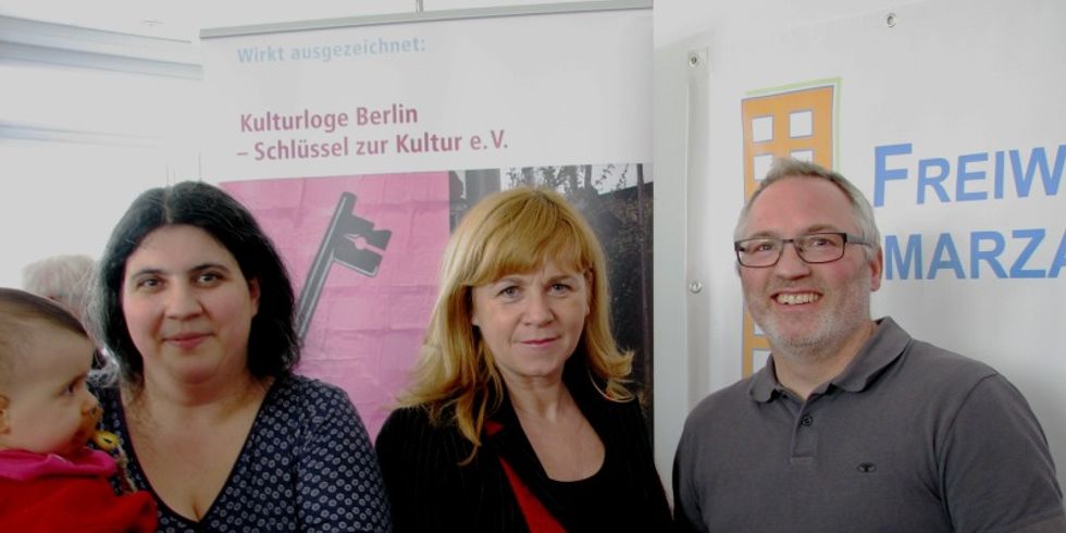 Angele Meyenburg, Juliane Witt, Dr. Jochen Gollbach bei der Eröffnung der Zweigstelle