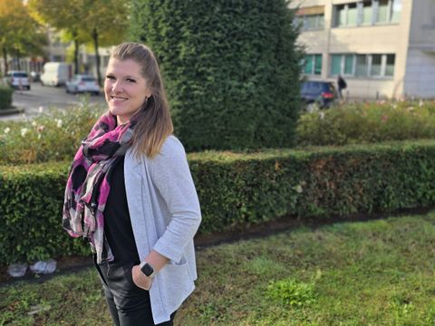 Bianca Jendrek hat am Bezirksamt Friedrichshain-Kreuzberg die Ausbildung als Verwaltungsfachangestellten absolviert