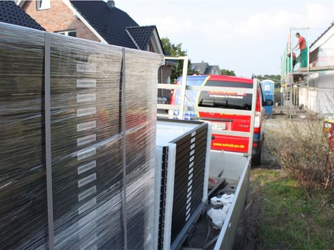 Solarmodule auf Anhänger