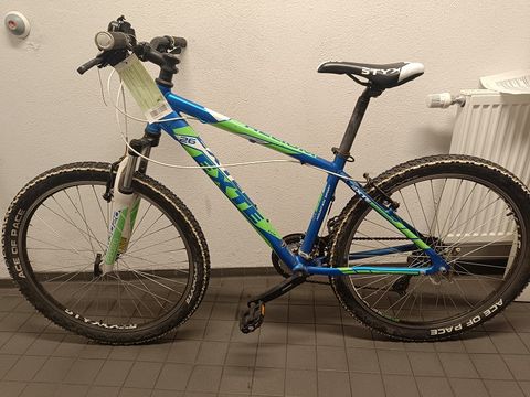 Blau-grünes Herrenfahrrad