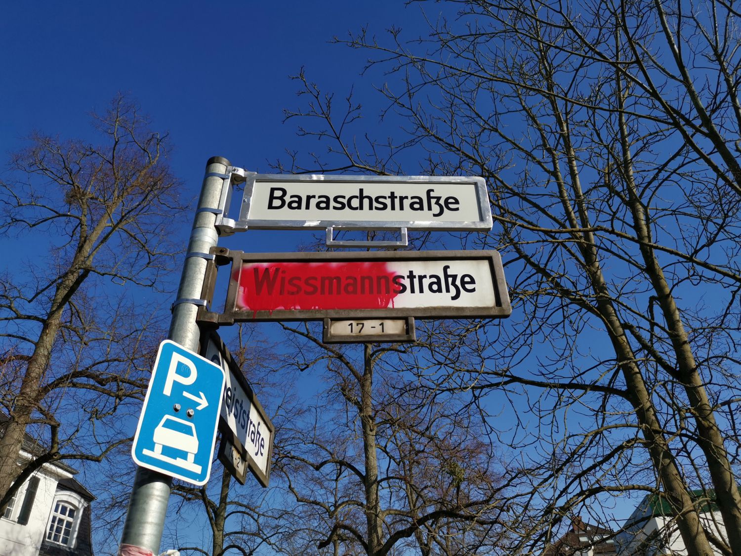 Aus der Grunewalder Wissmannstraße wurde im Februar 2022 die Baraschstraße | Wissmannstraße in Grunewald was renamed Baraschstraße in February 2022