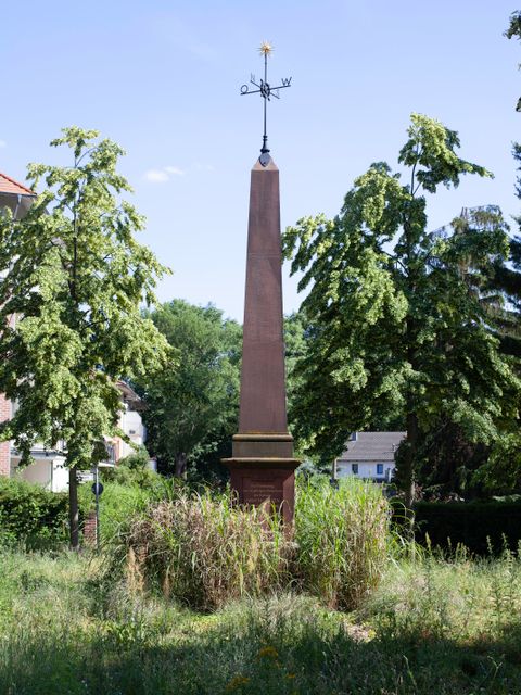 Bildvergrößerung: Denkmal Friedrich Wilhelm Albert Hirte/ Hirschgarten (Kolonie)