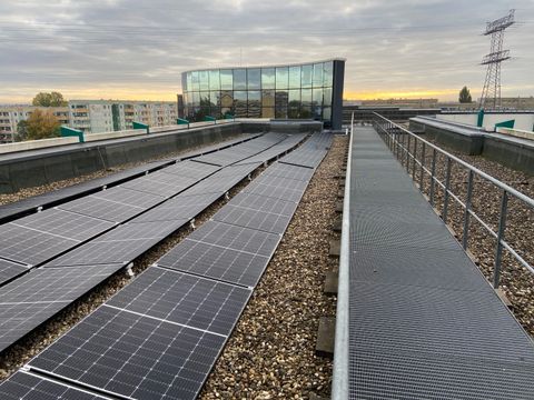 Solarmodule auf einem Dach