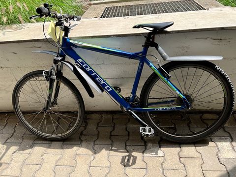 Blaues Herrenfahrrad