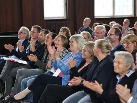 Bildvergrößerung: Begeisterung bei den Gästen der Feier