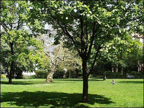 Ruheplatz und Spielwiese im Platzinneren