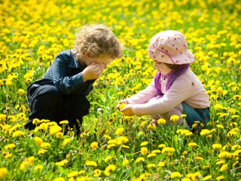 Boy und Girl in Blumen