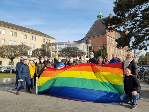 Bildvergrößerung: Zeichen der Solidarität zum Tag der Transsichtbarkeit