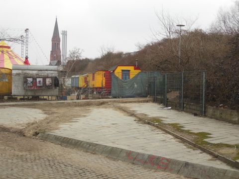 Görlitzer Park Parkeingang am Cabuwazi-Zelt