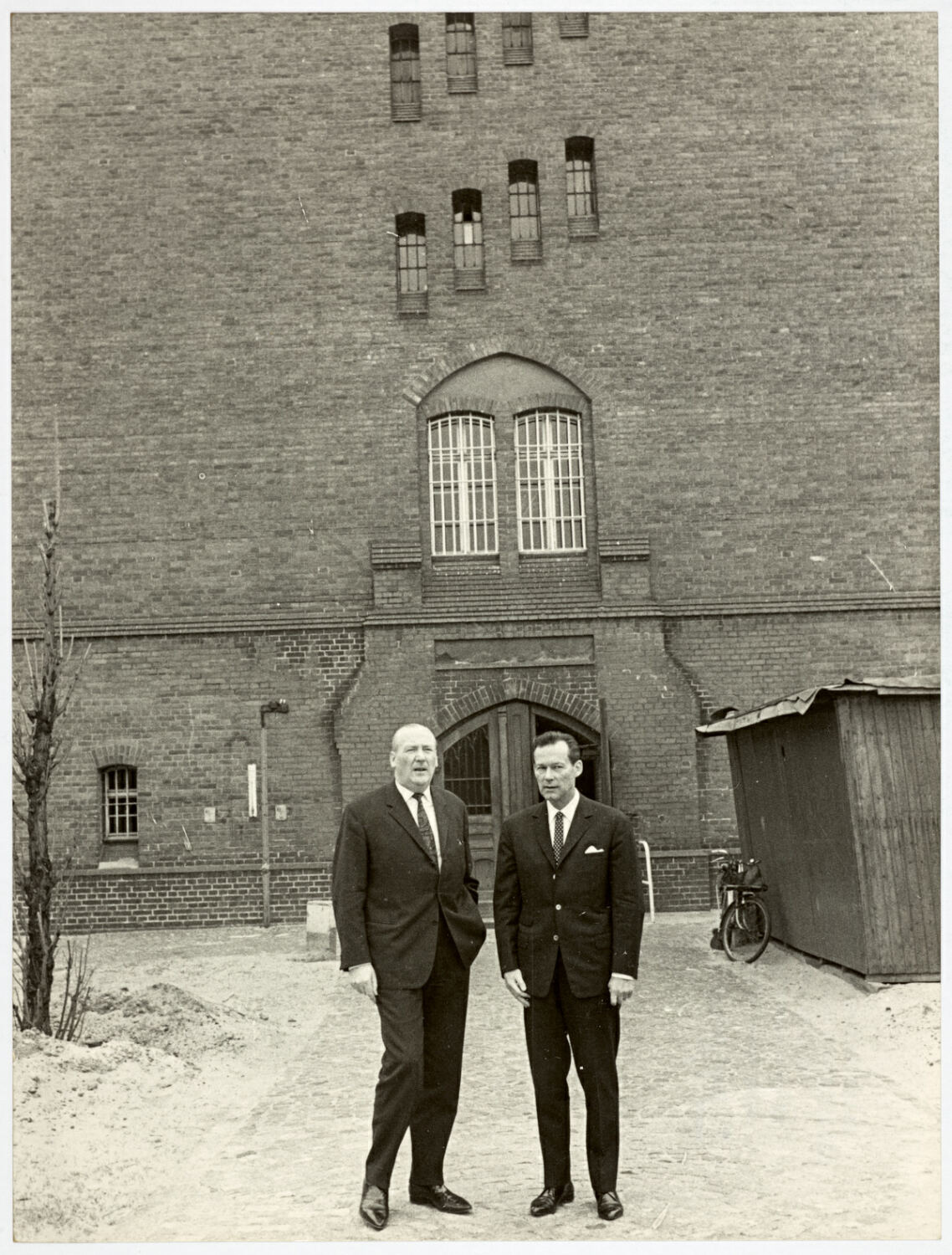 Am 1. April 1968 wurde der neue Leiter der Strafanstalt Tegel Wilhelm Glaubrecht vom Justizsenator Hans-Günter Hoppe ins Amt eingeführt.