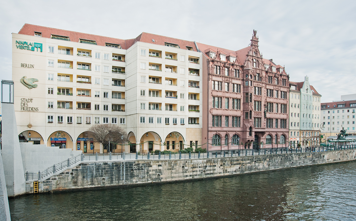 Blick über die Spree ins Nikolaiviertel