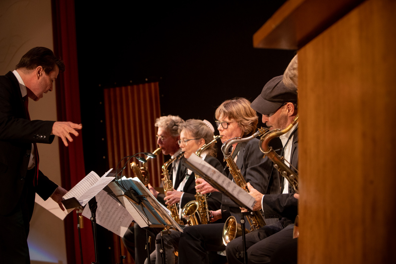 Saxophonisten während eines Auftritts