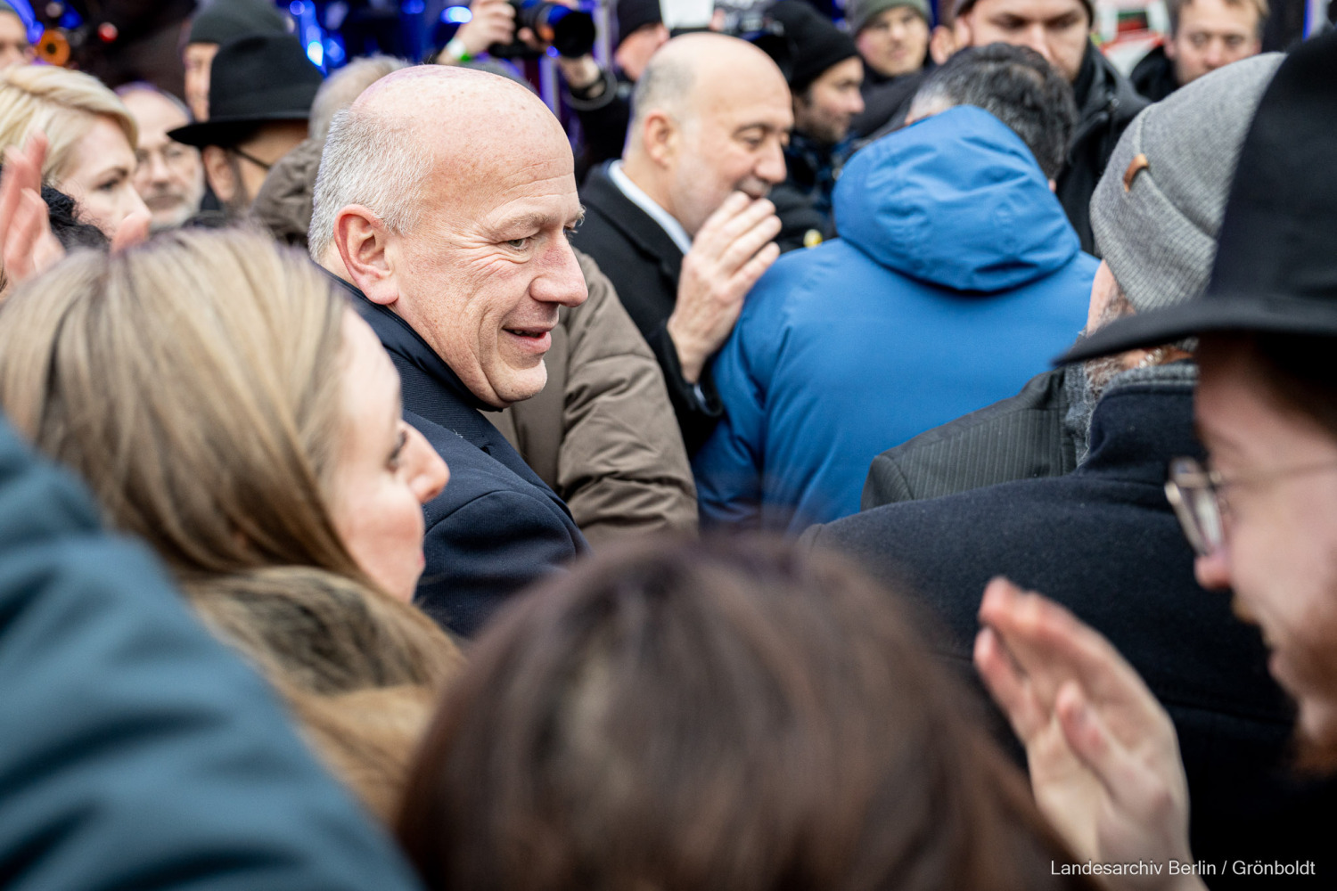 Entzünden des ersten Chanukkalichts