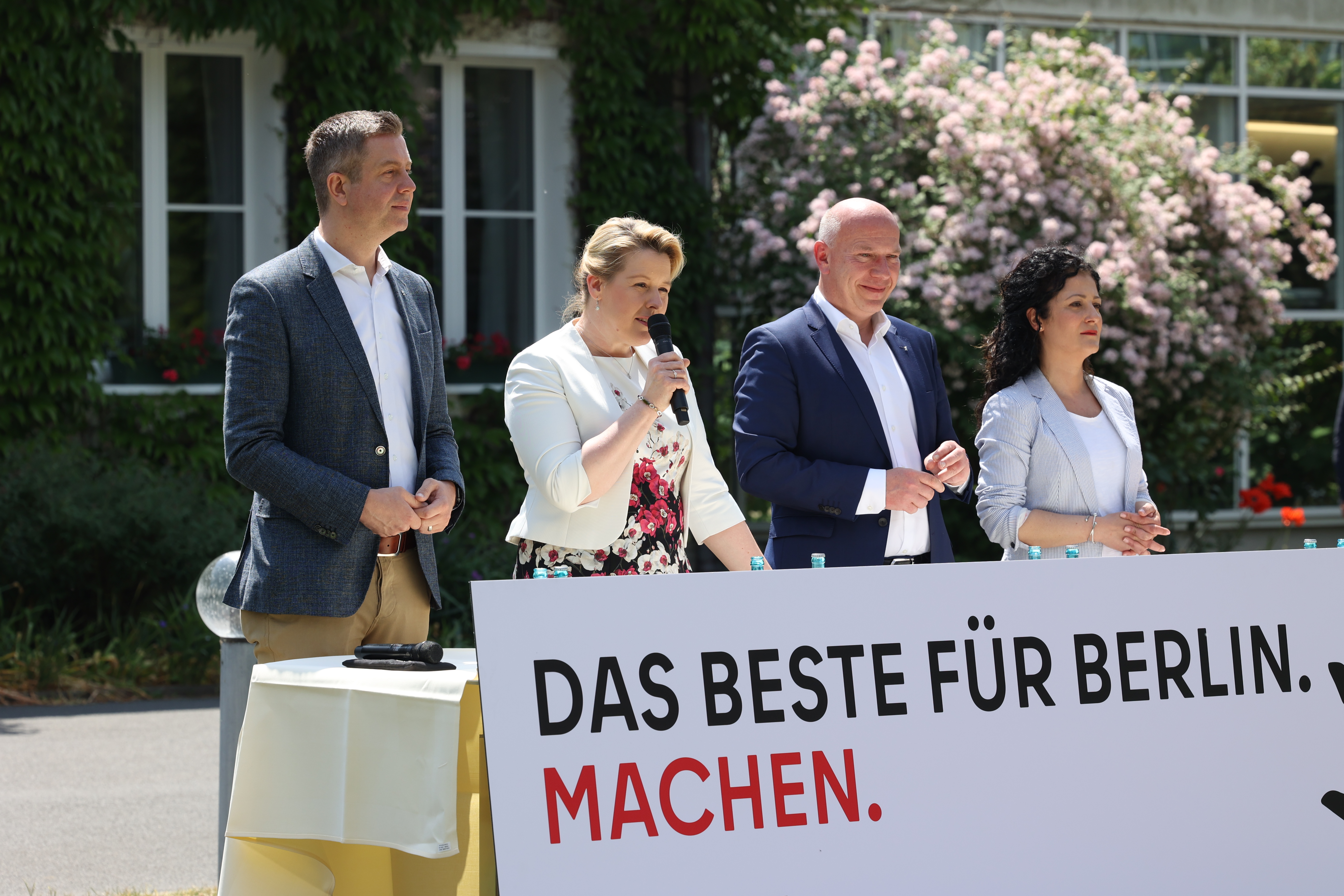 Pressekonferenz der Senatsklausur in Templin Juni 2023