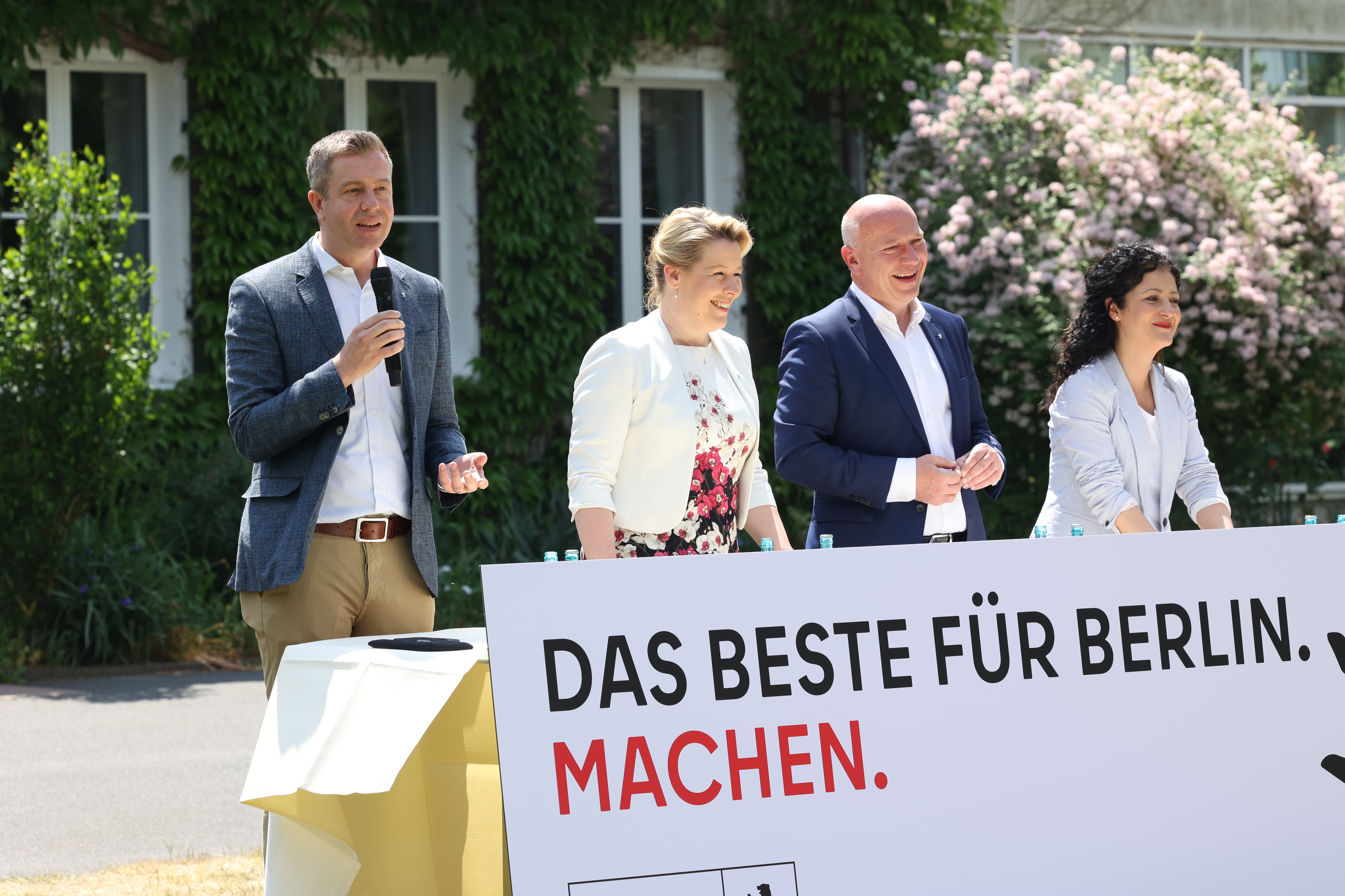 Pressekonferenz der Senatsklausur in Templin Juni 2023