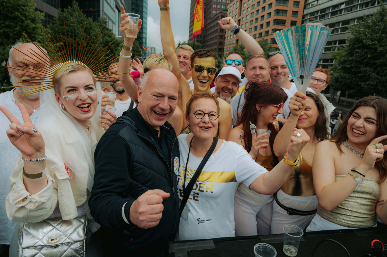 Kai Wegner nahm am Umzug des CSD am 27. Juli 2024 teil