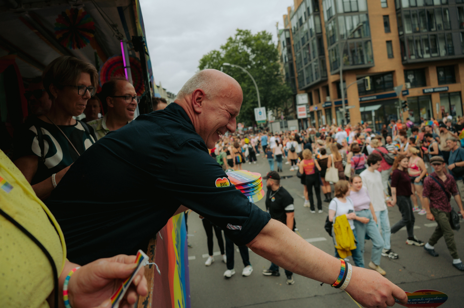 Kai Wegner nahm am Umzug des CSD am 27. Juli 2024 teil