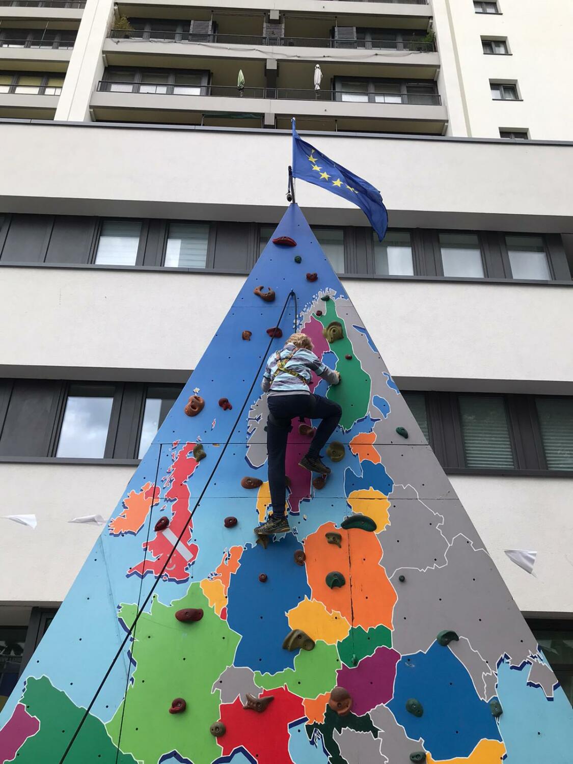 Der Europa.Kletterturm für Kinder