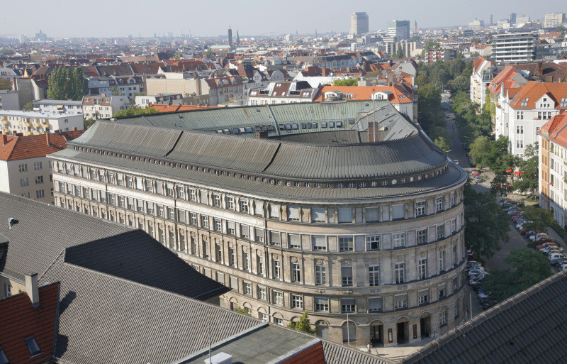 Badensche Straße mit Nordstern-Gebäude 2006