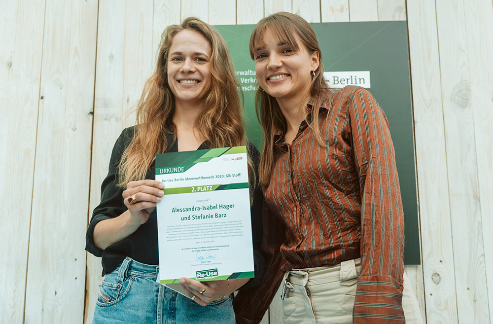 2. Preis an Alessandra-Isabel Hager und Stefanie Barz für deren Website und App “LoopLook”