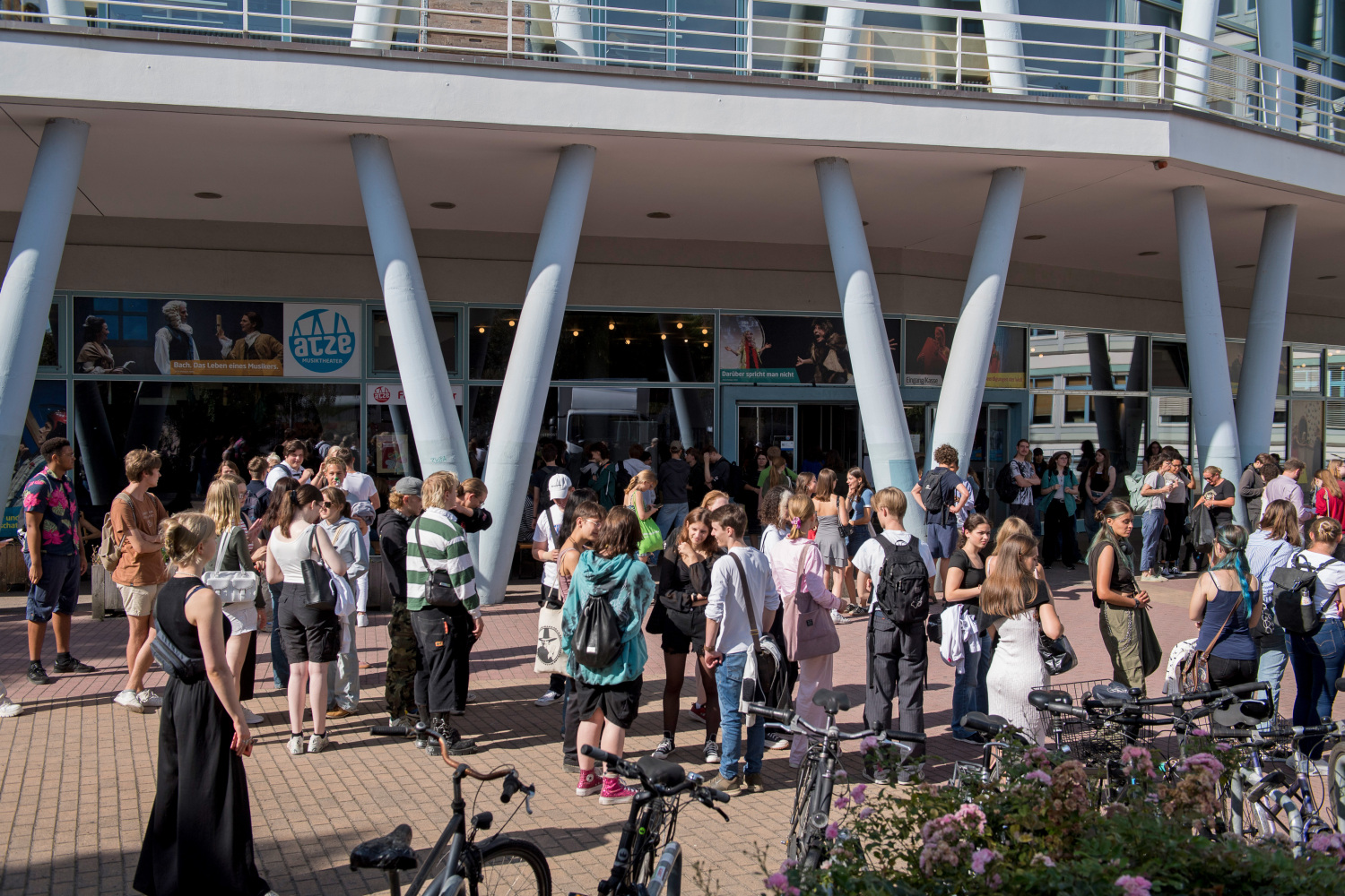 Kennenlernen vorm ATZE Musiktheater