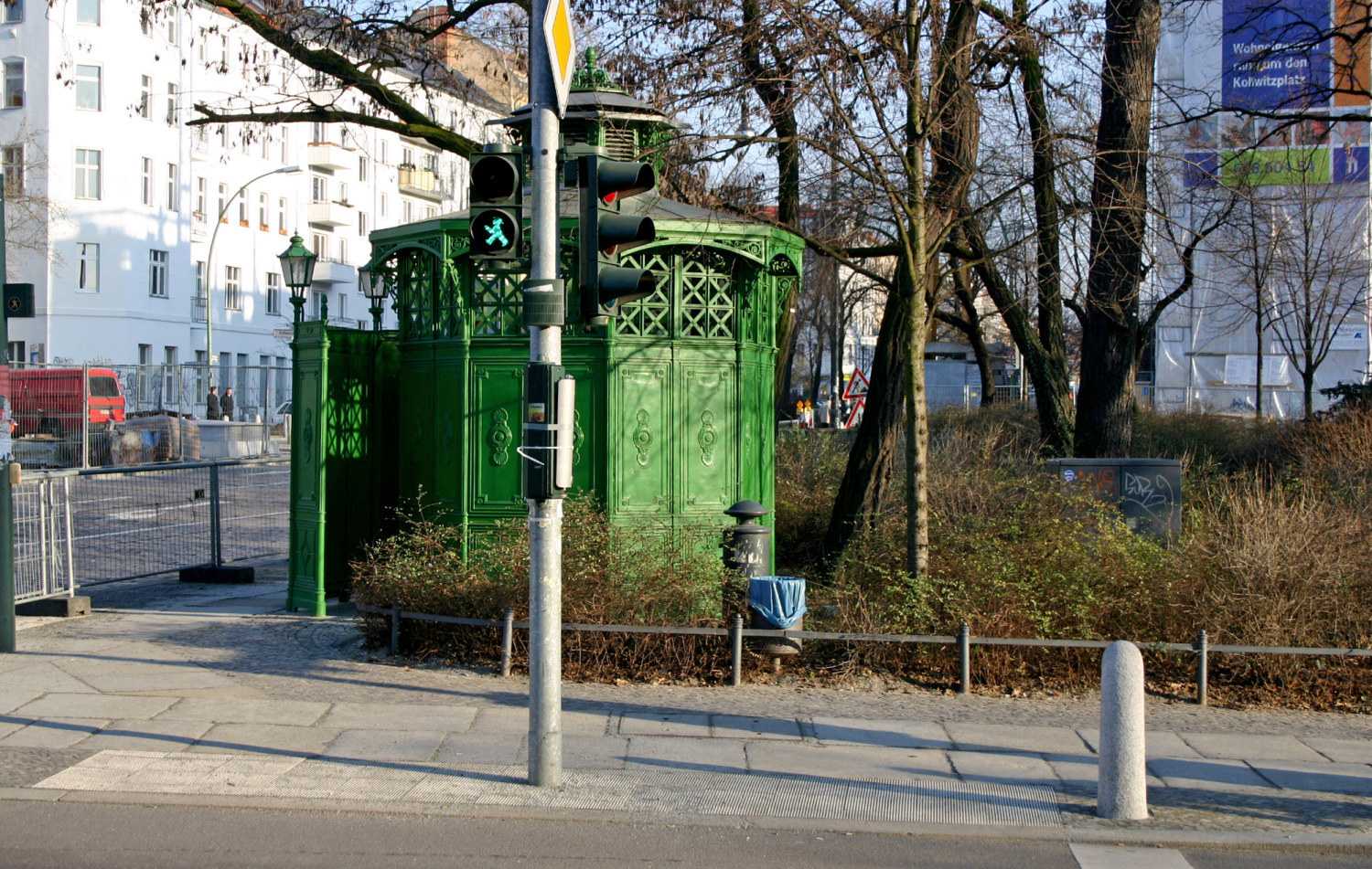 Historisches Toilettenhäuschen am Senefelder Platz
