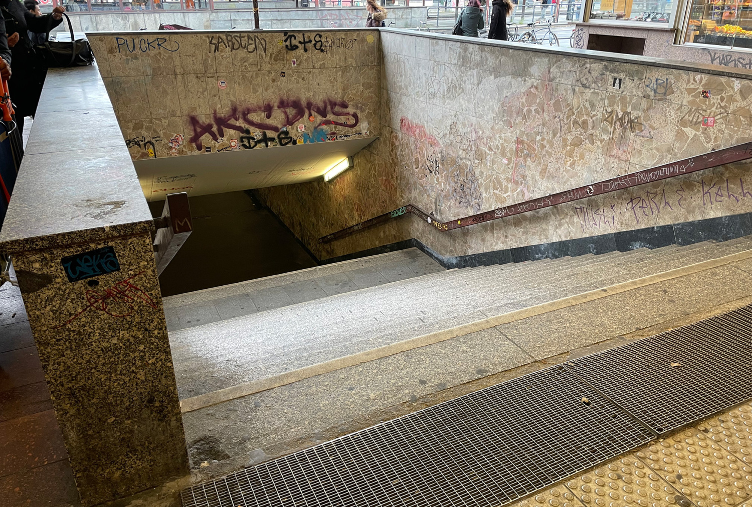 Fußgängertunnel: Eingangsbereich zum S-Bahnhof