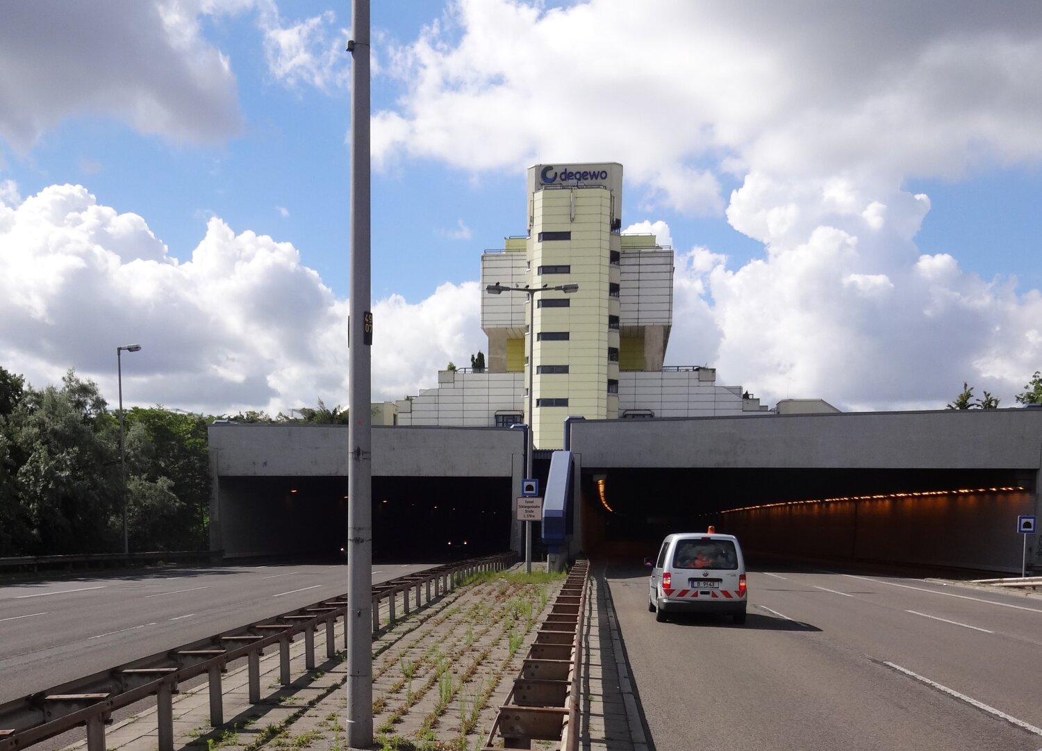 Tunnel Schlangenbader Straße: Portalansicht