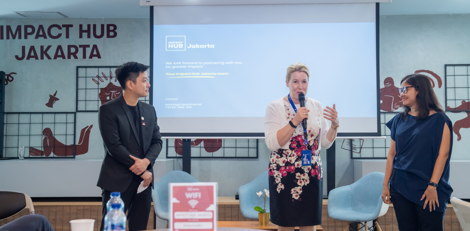 Wirtschaftssenatorin Giffey besucht den Impact Hub in Jakarta und spricht mit Startups