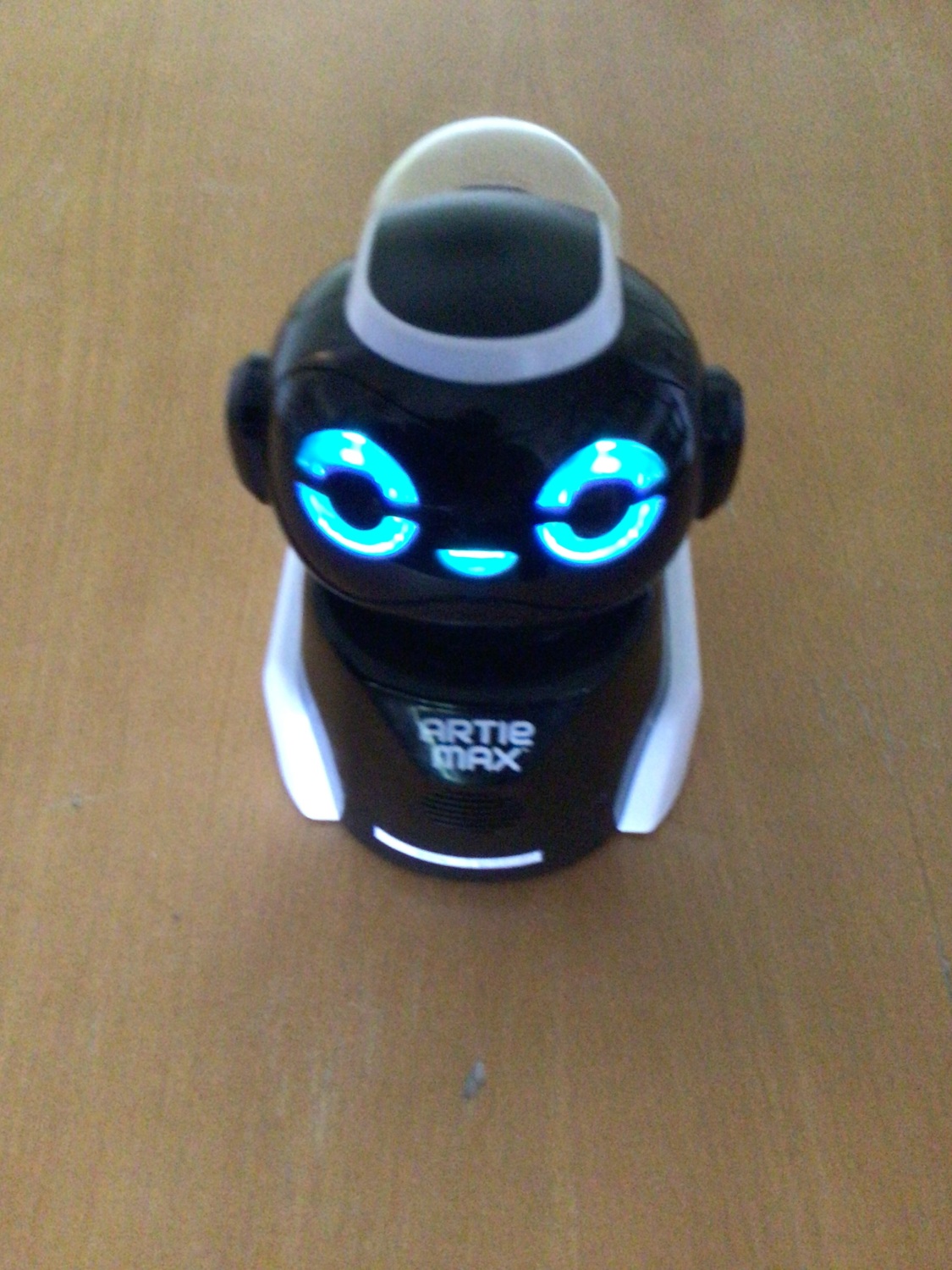 Artie Max Roboter