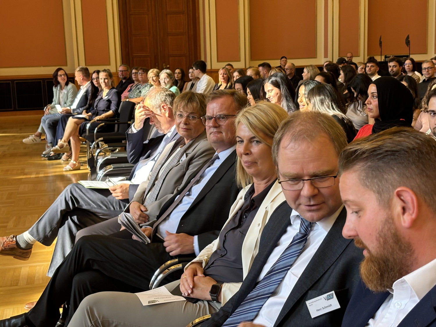 Zeugnisübergabe im Roten Rathaus