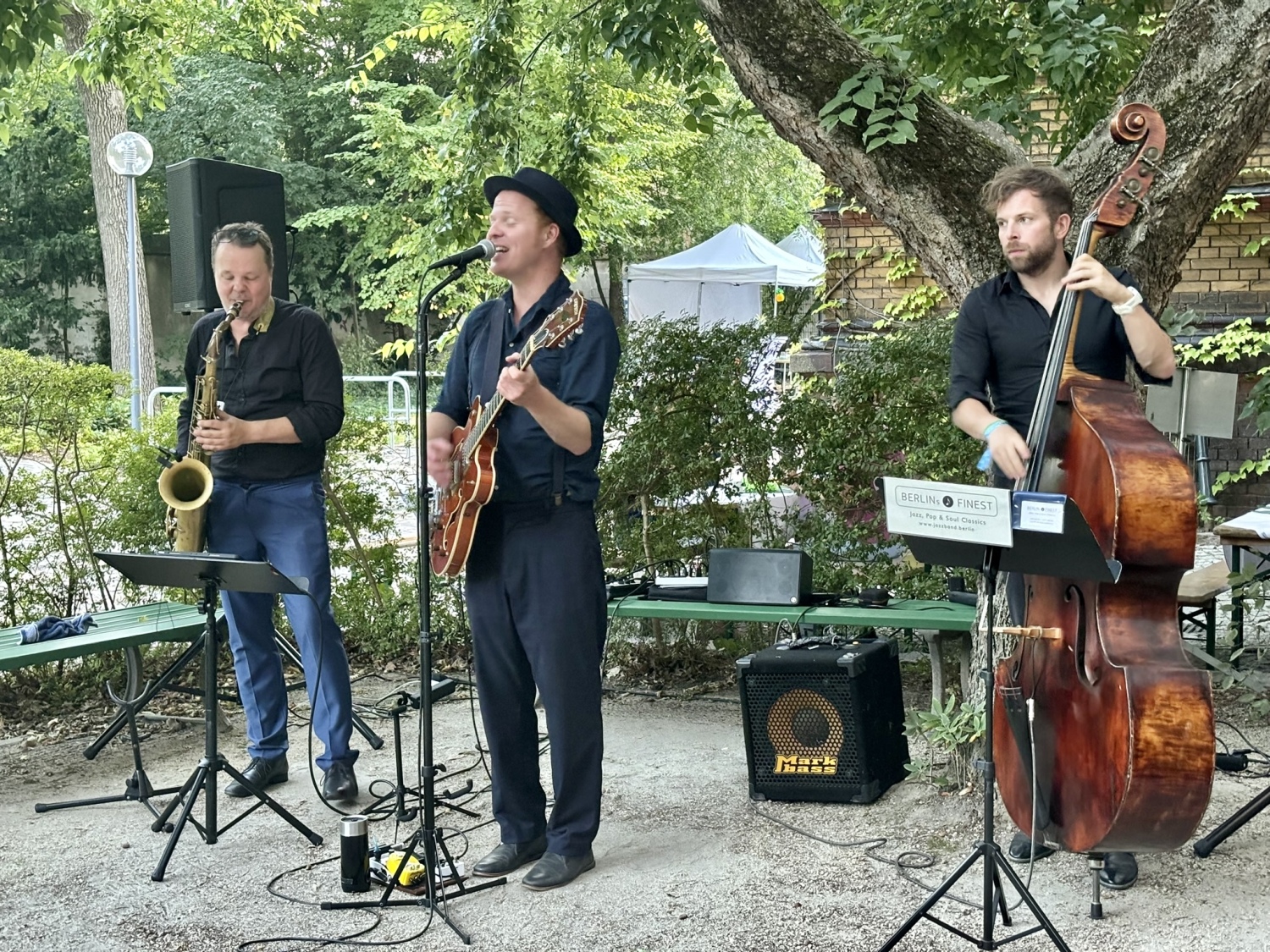 Musiker die Jazz spielen