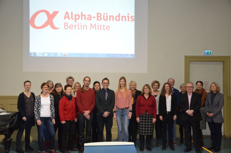 Gruppenfoto Gründung Alphabündnis Berlin-Mitte